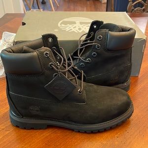 Women’s Black Timberland Boots Size 8 W (worn once)
